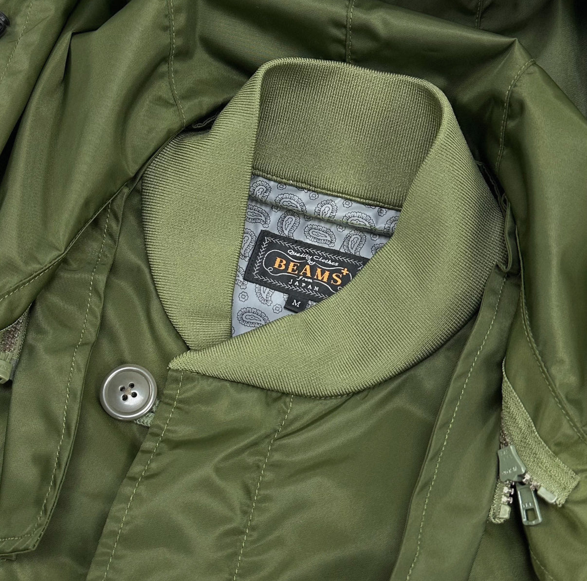 Beams Plus 2019AW hooded nylon submarine jacket - detail view 2