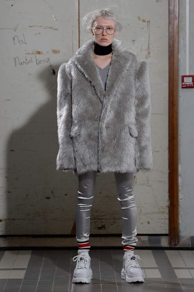 Junya Watanabe 2018AW Runway Faux Fur Cape Sleeve Coat
