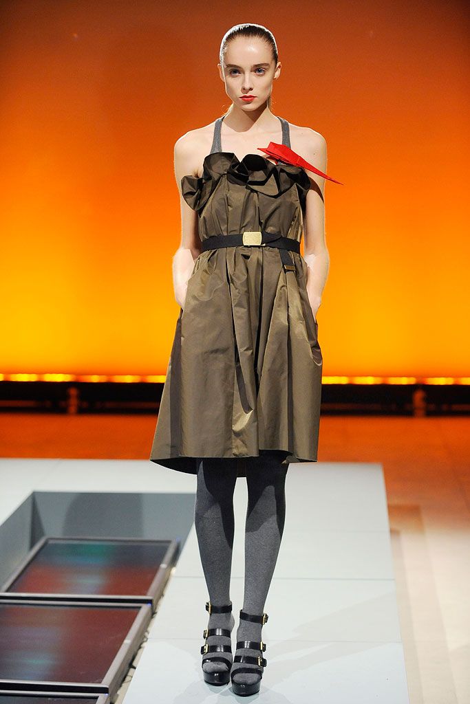 Vivienne Tam 2010AW Runway Strapless Belted Dress